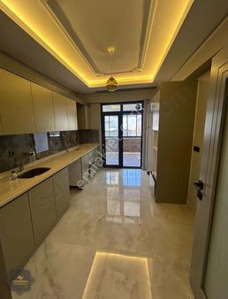 Üniversiteye Yürüme Mesafesinde Katbahçeli 2+1 Kiralık Daire