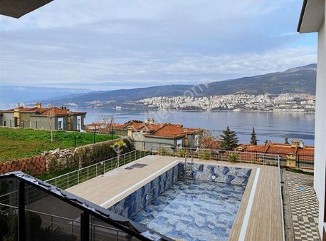 Harmankaya Villa Bölgesinde Muhteşem Deniz Ve Şehir Manzarası