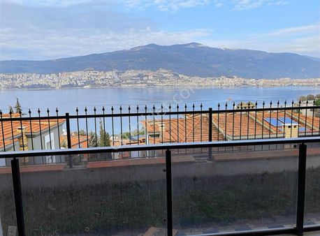 Harmankaya Villa Bölgesinde Muhteşem Deniz Ve Şehir Manzarası