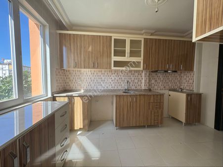 Varsak Karşıyaka Mah Asansörlü Ara Katta 3+1