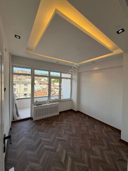 Bulvara Cephe İci Komple Yapılı Satılık Daire