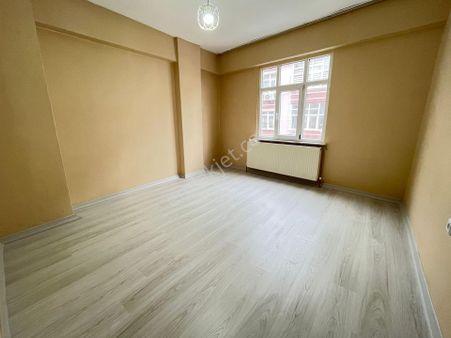 Üç Kardeşler'den Esentepe Mh 2+1 Masrafsız 100m2 Ara Kat