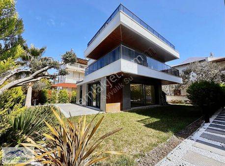 Ayvalık Su Gayrimenkul Den Sarmısaklı Da 3+1 Satılık Villa