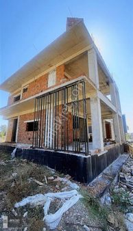 Müstakil Şömineli Akıllı Ev Sistemli Satılık Dubleks Villa