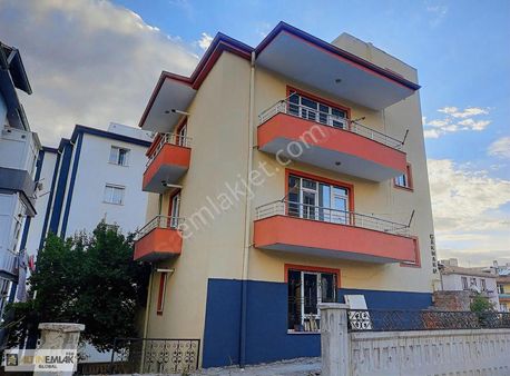 Erkilet General Emir De Satılık 3 Katlı Aile Apartmanı