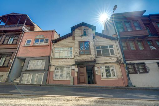 Beylerbeyi 'nde 60 M2 Bahçe Kullanımlı Müstakil Kiralık Bina