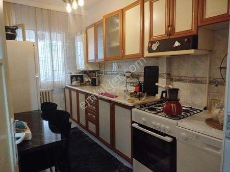 Nazar Emlak. Merkezde Düz Giriş.