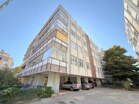 🟣🟣 Güç Gayrimenkul'den Akçay'da Ayrı Mutfaklı Cam Balkonlu Otoparklı Satılık 2+1 Daire