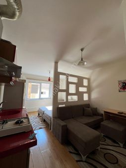 Akademi'den Zeno Yakını Ön Cephe Kiralık Stüdyo Daire