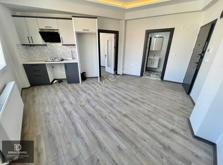 Berkay Demirel'den Zeytinlide Ön Cephe Sıfır 1+1 Daire