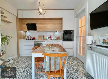 Berkay Demirel'den Akçay Merkezde Denize 50 Metre Eşyalı 3+1