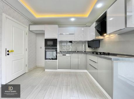 Berkay Demirel'den Ultra Lüks Doğalgazlı Ara Kat 1+1 Daire