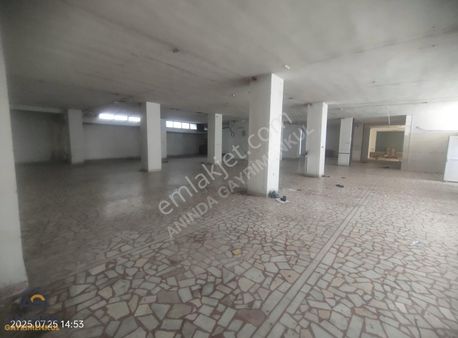 Anında Hakandan Halkalı Zeynebiye Kiralık 1000 M2 Giriş İşyeri