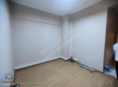 Giyim Sanatkarları Sitesi Deposite Avm Yanı 106 M2 Net Kiralık