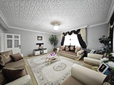 Karapürçek'te Ebeveyn Banyolu Teraslı 5+1 Satılık Dubleks !!