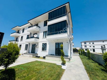 Karasu Çiğdem Emlaktan...deniz Manzaralı & 3.kat Sıfır 2+1