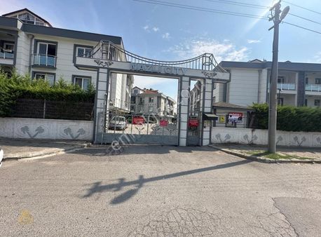 Adapazarı Kaymakamlık Yakını Lüks Aile Sitesi