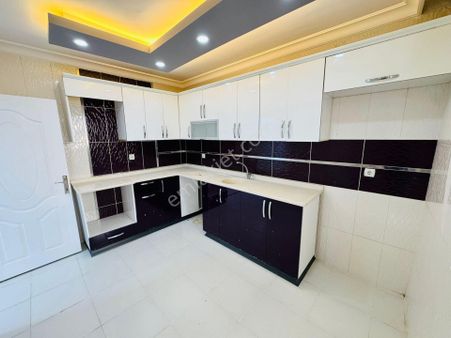 Karapürçek'te Asansörlü Ebeveyn Banyolu Full Yapılı 3+1 Satılık Daire !!