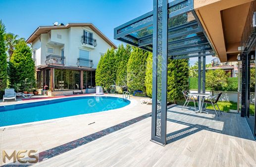 Belek'te Satılık Villa