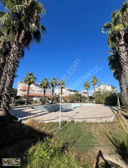 Aksu Da Havuzlu Site İçinde Satılık Villa