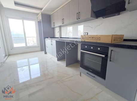 Gazi Mah Çif Banyo Satılık Tramvaya Yakın Çook Geniş Ara Kat 2+1