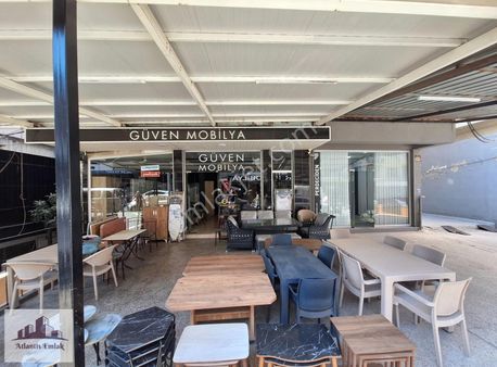 Topraklıkta Satılık Toplamda735 Mt2 Dükkan