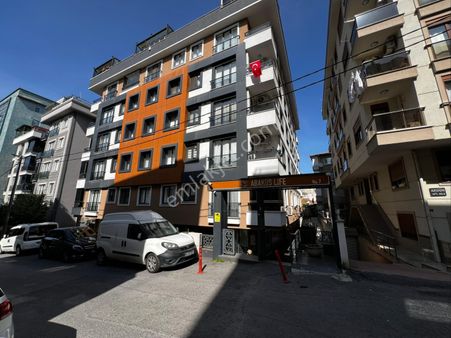 Cevizli Bağdat Caddesine 2.bina Bahçe Teraslı 100 M² Net Boş 3+1
