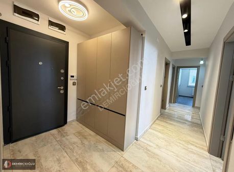 Tramvaya Sıfır//giyinme Odalı// Lüks 3,5+1 Daire