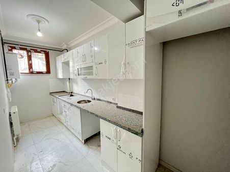 Yusuf Emlaktan Satılık Fevziçakmakta Bahçe Katı