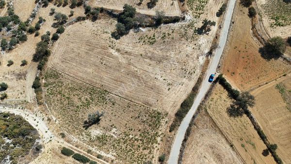 Yıldırım Mühendislik'ten Köy İçi "6475 M2" Denize 10 Dk. Mesafede !!!