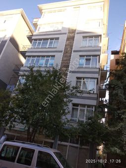 Demetevler 5.cadde Üzerinde Eşyalı Ön Cephe 3+1 Asansörsüz 3.kat Kiralık Daire