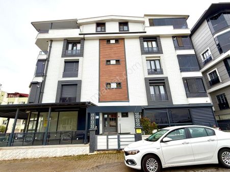 ▶ ▶akçay Körfez'den Yeni Binada Ara Kat Geniş Cam Balkonlu 1+1 Satılık Daire