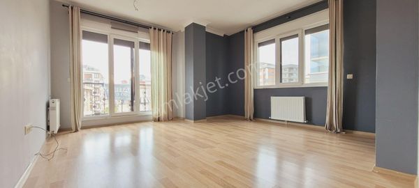 Erenköyde 2018 Yılı Yapımı Net 72m2 2+1 Merkezi Konumda