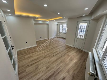 Yatırım'dan Altıntepe'de Minibüs Cad.yakın Katta Ayrı Mutfak 2+1