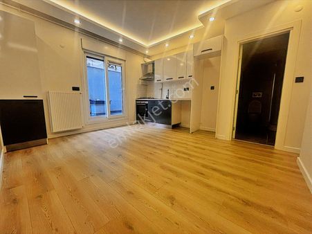 Yatırım'dan Küçükyalı'da Minibüse 1dk Bahçe Teraslı 4yıllık 1+1