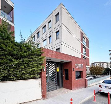 Büyükçekmece Lotus Mimaroba Sitesinde 4+1 185m² Satılık Daire