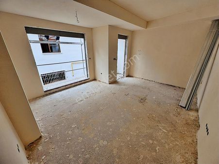 Yatırım'dan Küçükyalı Çamlık'da Katta Balkonlu Sıfır Yapıda 2+1