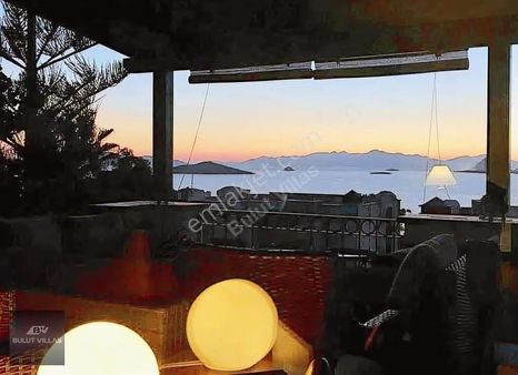 Bodrum Turgutreis De Deniz Ve Marina Manzaralı Mustakil Villa.