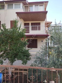 Altınkum Mahallesi Yeşilkent Yolu 5+1 Triplex Satılık Villa
