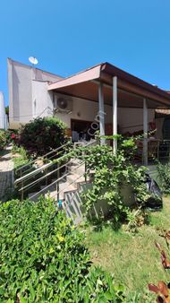 Kuşadası Kadınlar Denizinde Havuzlu Sitede Plaja Yakın Satılık Yazlık