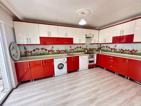 🏡 Mamak Çağlayan’da Tıp Fakültesi Caddesi Üzerinde Çift Girişli Geniş Aile İçin Satılık Geniş Daire