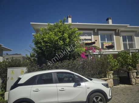 Davutlar Sahilinde Termal Villa