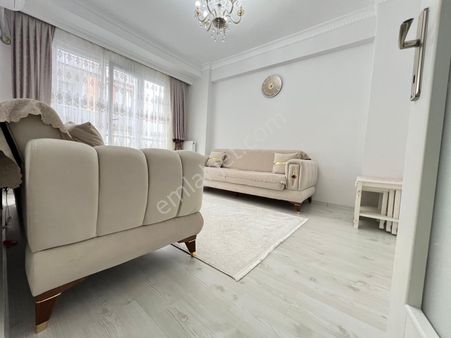 Yenibosna Hürriyet Mahallesinde Satılık 2+1 Yeni Daire. Aynı Binada 2 Ara Kat Daire