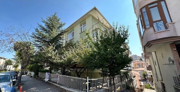 Esat Seyranda Satılık Ara Kat