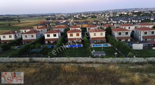 Silivri Enginkent Sitesinde Satılık Havuzlu Müstakil Villa