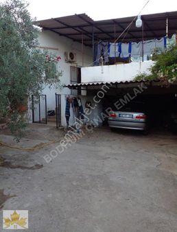 Çınar Emlaktan Sazköyde Avlulu Kargır Ev Ve Arsası