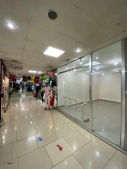 Ezberciler İş Merkezinde Satılık Mutfaklı Dükkan