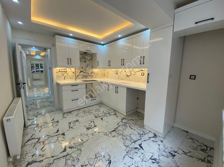 Manisa/şehzadeler/saruhan/mah 3+1 Kapalı Mutfak 120m2 Fırsat Daire