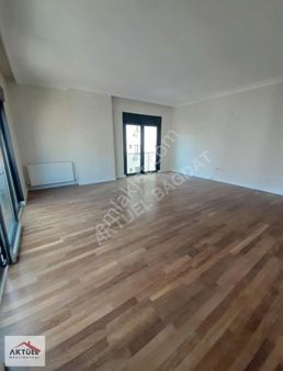 Aktüel'den Suadiye Bağdat Caddesine 1.paralel'de Balkonlu Lüks