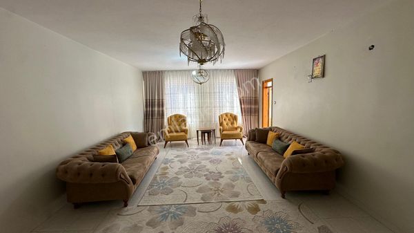 Deniz Gayrimenkul’den Ertuğrul Gazi’de Ana Cadde Üzeri + Bakımlı Ara Kat Daire